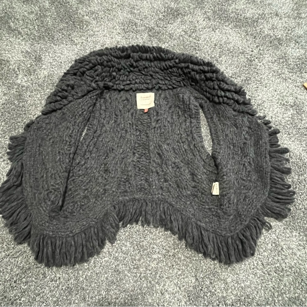 Hand Knit & Heartfelt by Anthropologie Women’s Vest Gray Size XS/S Alpaca Wool - Picture 3 of 11